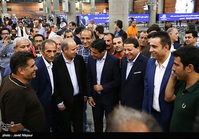 Iranian Referee Warmly Received by Fans at Tehran Airport