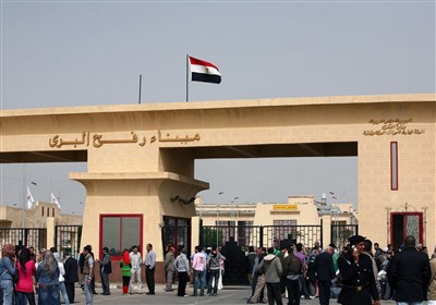 مصر تقرر تمدید العمل بمعبر رفح حتى عید الأضحى