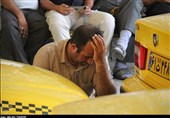 زخم نامهربانی مسئولان بر پیکره معیشت رانندگان تاکسی در کرمان / هنوز خبری از افزایش نرخ کرایه ‌نیست