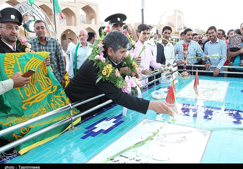 استقبال باشکوه مردمی از خادمان امام رضا(ع) در یزد به روایت تصویر