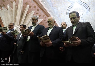 تجدید میثاق ظریف وزیر امور خارجه ، سفرا و روسای نمایندگی های ایران در جهان با آرمان های امام خمینی (ره)