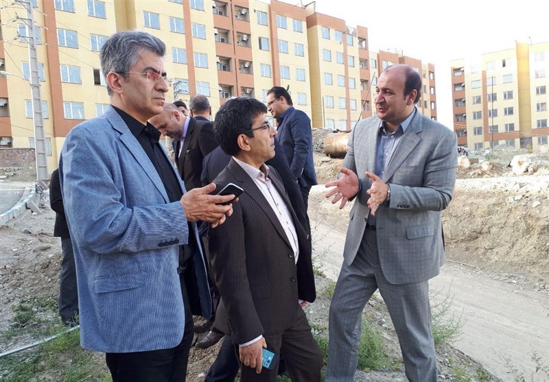 بازدید معاونان آخوندی از مسکن مهر پس از جنجال آقای مشاور