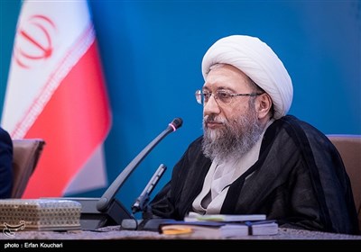 آملی لاریجانی در واکنش به تحریم ظریف: رفتارهای غیرعقلایی آمریکایی‌ها محکوم است