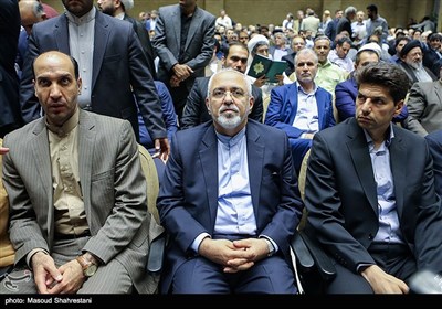 محمدجواد ظریف وزیر امور خارجه در مراسم ختم پدر سید وحید حقانیان