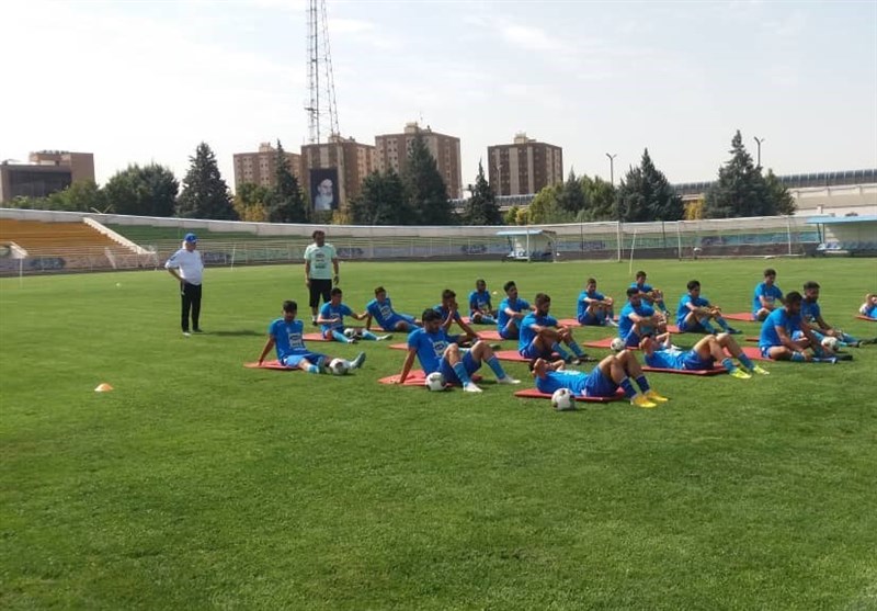 گزارش تمرین امروز استقلال| ادامه غیبت مربی آبی‌پوشان و ناراحتی بازیکنان + عکس