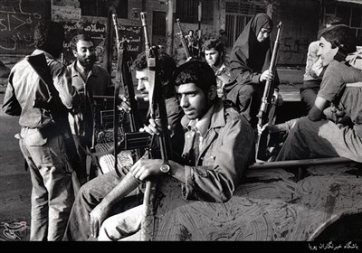 عکاس سعید صادقی/خرمشهر 5 مهر1365/روزهای مقاومت،عزیمت نیروهای مردمی به مناطق درگیری