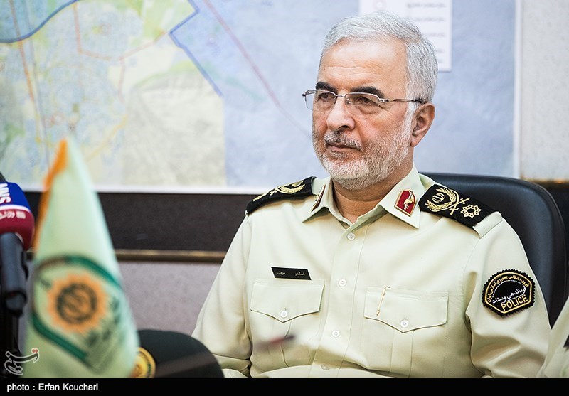 اصفهان| سردار مومنی: اولویت نیروی انتظامی برای تهیه تجهیزات استفاده از منابع داخلی است