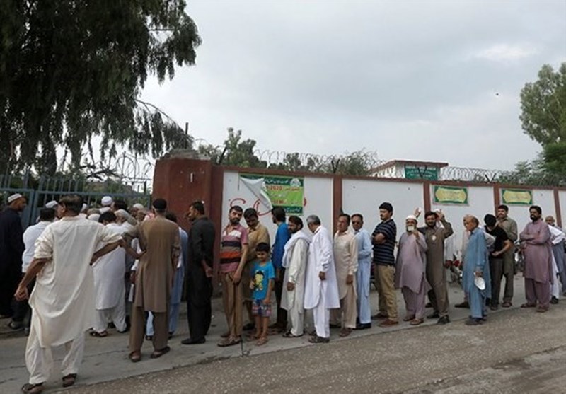 آغاز انتخابات در پاکستان/ توجه رسانه‌ها به استقبال مردم و صف‌های طولانی رای دهندگان