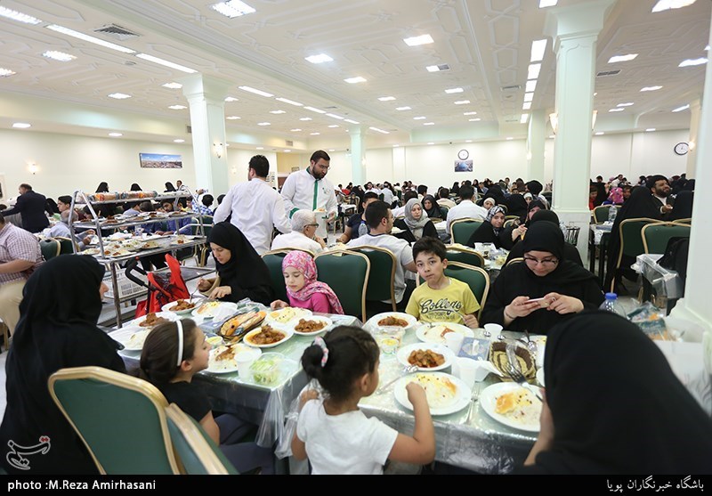 حرم مطہر امام رضا (ع) کے متبرک کھانے +تصاویر