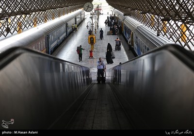  مسافران تابستانی در ایستگاه راه آهن تهران 