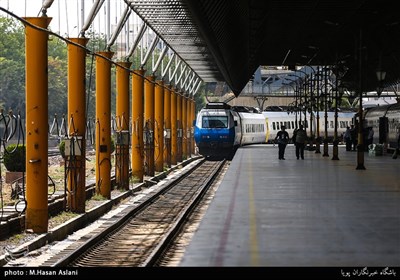  مسافران تابستانی در ایستگاه راه آهن تهران 