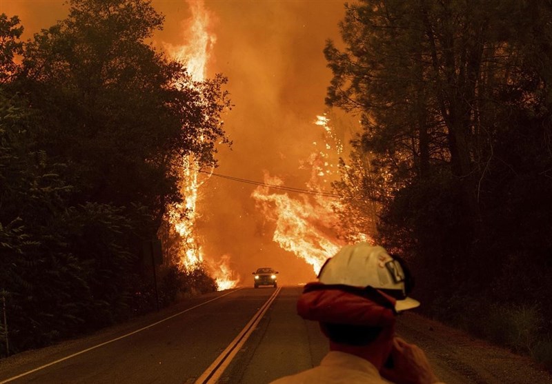 Huge Fire North of Los Angeles Prompts Evacuations