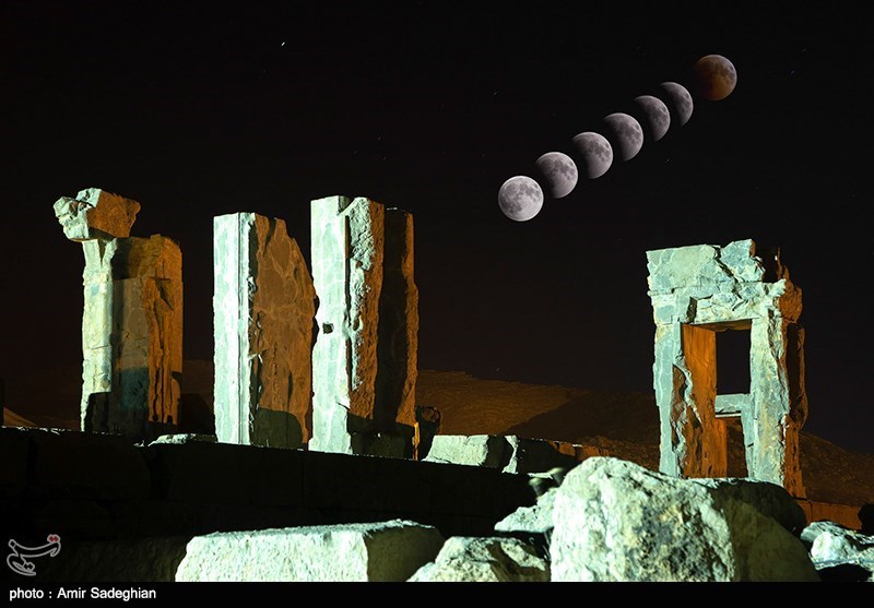 Longest Lunar Eclipse of Century Dazzles Sky-Watchers in Iran’s Persepolis