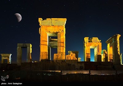 صدی کا طویل ترین چاند گرہن دیکھئے تخت جمشید کے آسمان پر