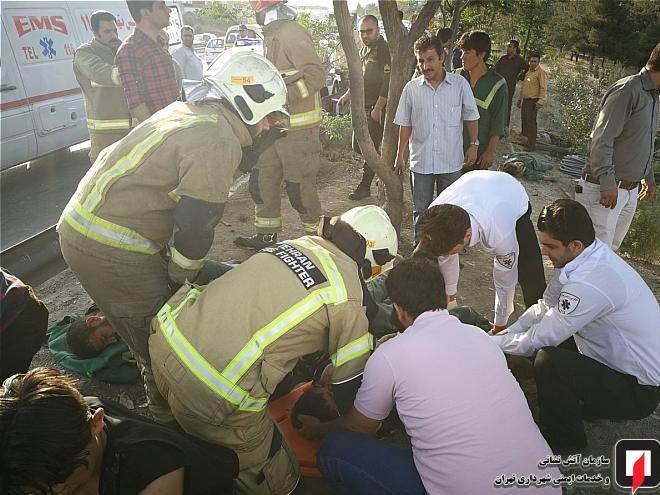 ۳ کشته و ۳ زخمی حاصل برخورد پژو ۲۰۶ با کارگران در اتوبان بابایی