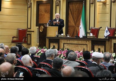 سخنرانی محمدجواد ظریف وزیر امورخارجه در همایش مشترک سفرای جمهوری اسلامی ایران با فعالان بخش خصوصی