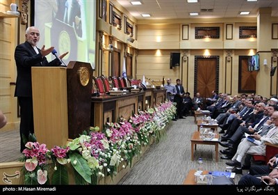 سخنرانی محمدجواد ظریف وزیر امورخارجه در همایش مشترک سفرای جمهوری اسلامی ایران با فعالان بخش خصوصی