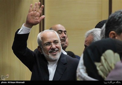 محمدجواد ظریف وزیر امورخارجه در همایش مشترک سفرای جمهوری اسلامی ایران با فعالان بخش خصوصی