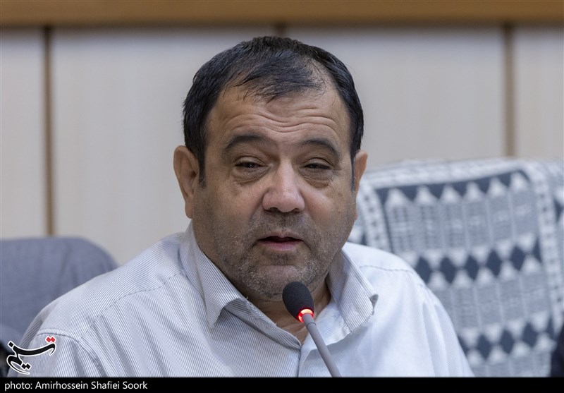 رئیس شورای شهر یزد: مردم از جمع آوری تابلوها خوشحالند ولی پزشکان و وکلا اجازه نمی‌دهند