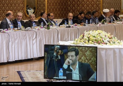 نشست سفرای ایران در خارج از کشور با مسئولین بنیاد مستضعفان