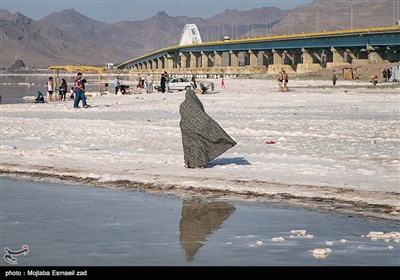 مسافران تابستانی دریاچه ارومیه