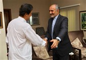 دیدار سفیر ایران در پاکستان با عمران خان و ابلاغ پیام تبریک تهران به وی