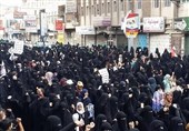 راهپیمایی زنان یمنی در محکومیت تجاوز عربستان؛ به اسارت درآمدن 35 مزدور سعودی