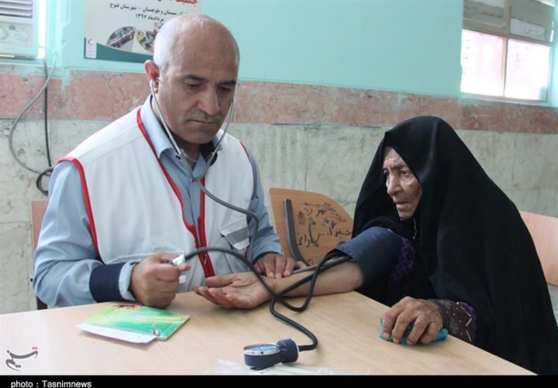 هفته دفاع مقدس| خدمات پزشکی به عشایر منطقه پاسارگاد استان فارس ارائه می‌شود