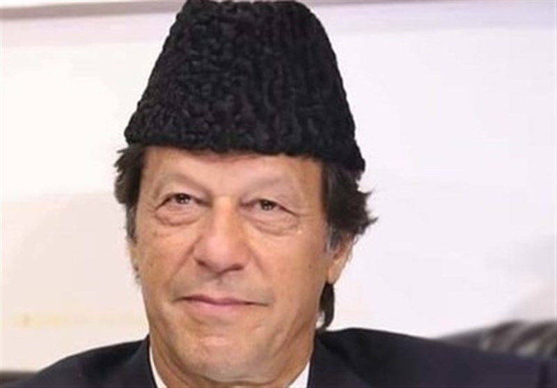 عمران خان بہ طور وزیراعظم عام گھر میں‌ رہ کر اخراجات بھی خود برداشت کریں گے