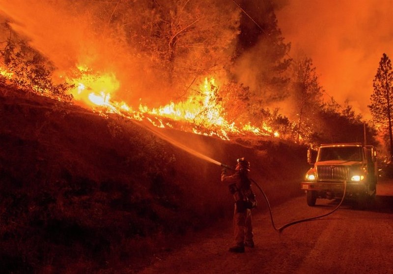 آتش‌سوزی کالیفرنیا 17 هزار خانه را تهدید می‌کند