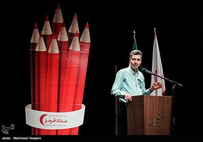 سخنرانی عادل فردوسی‌پور در مراسم اختتامیه نخستین جشنواره رسانه‌ای مداد قرمز
