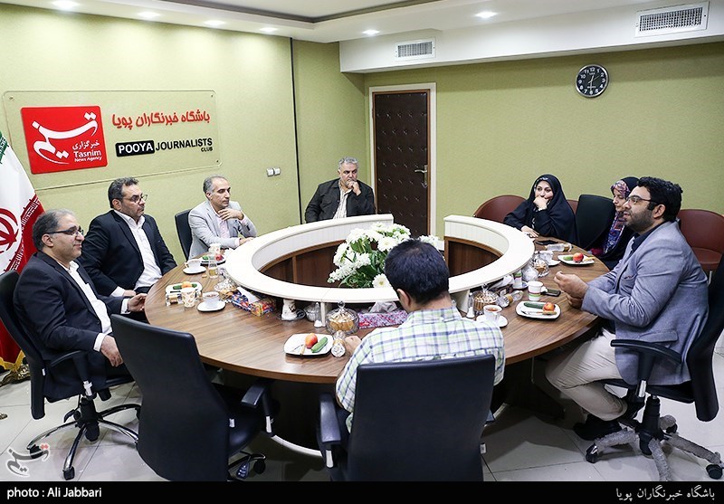 دیدار امیر مسعود شهرام نیا مدیرعامل موسسه نمایشگاه های فرهنگی وزارت ارشاد با خبرنگاران تسنیم به مناسبت روز خبرنگار