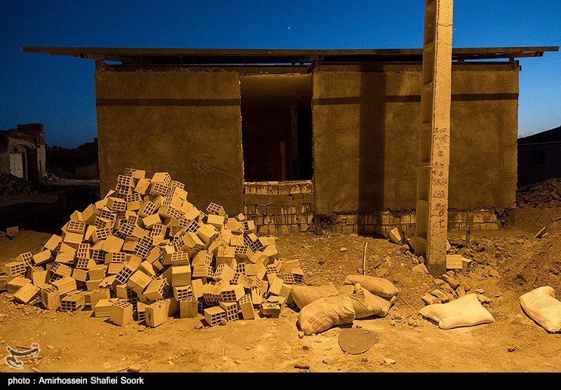مشکل ارتباطی در استان کرمانشاه وجود ندارد؛ اعزام تیم‌هایی از مخابرات به مناطق زلزله‌زده