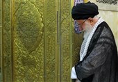 تشرف امام خامنه‌ای به حرم مطهر رضوی و آغاز مراسم غبارروبی + عکس