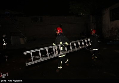آتش سوزی انبار دوهزارمتری درخیابان 17 شهریور- مشهد