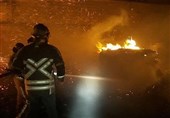 آتش‌سوزی گسترده در 2 انبار بزرگ چوب + تصاویر