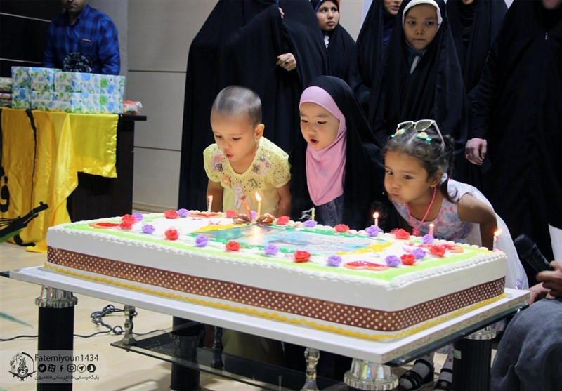 جشن تولد فرزندان مردادی‌ شهدای فاطمیون +تصاویر