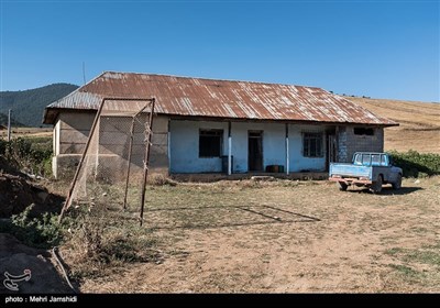 با وجود تمام محرومیت‌ها، در سال تحصیلی ۹۵-۹۶ چهاردانگه رتبه دوم در استان مازندران و رتبه ۲۳ کشوری را از نظر کیفیت آموزشی به دست آورد. در این منطقه شش مدرسه شبانه روزی فعالیت می‌کنند که این رقم بیشترین سهم مدارس شبانه روزی در استان مازندران را شامل می‌شود