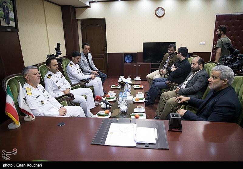 حضور دریادار حسین خانزادی فرمانده نیروی دریایی راهبردی ارتش در خبرگزاری تسنیم
