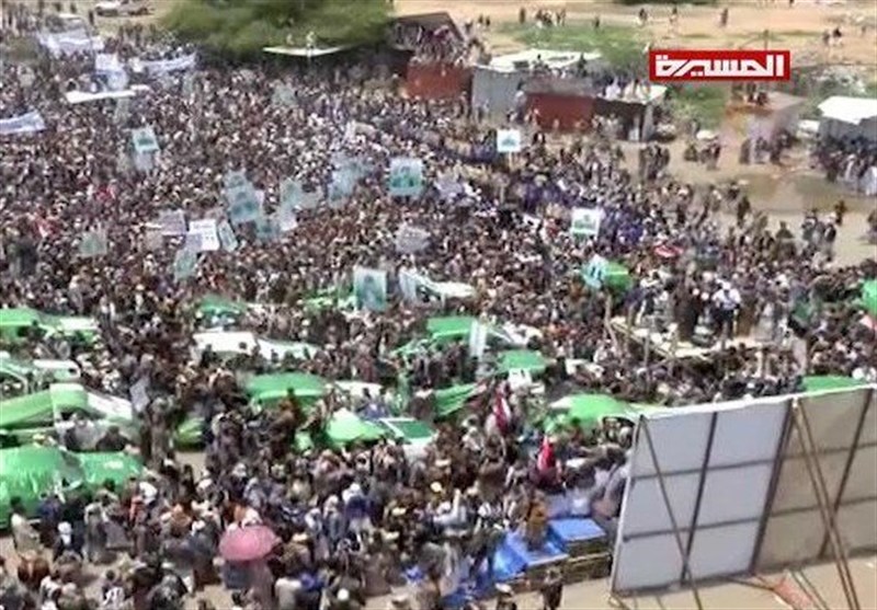 Thousands Mourn for Yemeni Children Killed By Saudi Coalition Air Strike