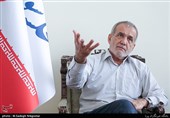 نائب رئیس مجلس در تبریز: فنر رها شده قیمت ارز به جای قبلی باز می‌گردد