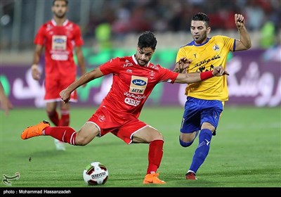 دیدار تیم‎های فوتبال پرسپولیس و نفت مسجد سلیمان