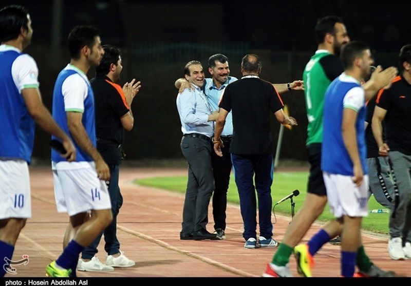 سرپرست جدید باشگاه استقلال خوزستان: یک ماه برای جلوگیری از کسر 6 امتیاز وقت داریم/ از کادر فنی «فعلاً» حمایت می‌کنیم