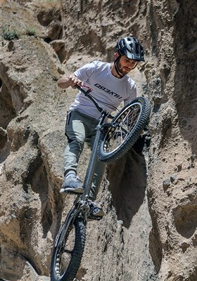 Iran’s Historical Village Hosts Mountain Bike Trials Competition