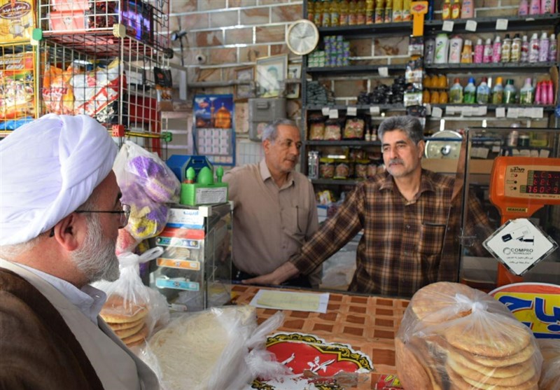 سرکشی امام جمعه شاهرود از بازار و گفت‌وگو با کسبه به روایت تصویر