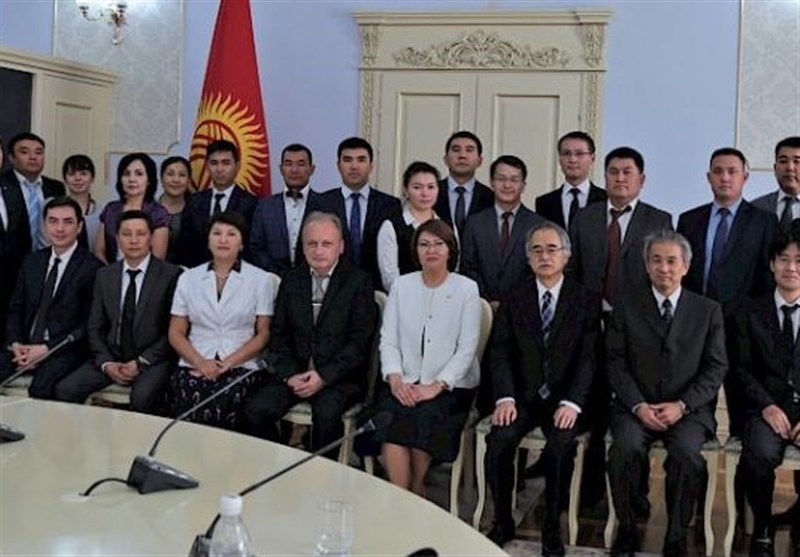 تحصیل مقامات رسمی قرقیزستان در ژاپن