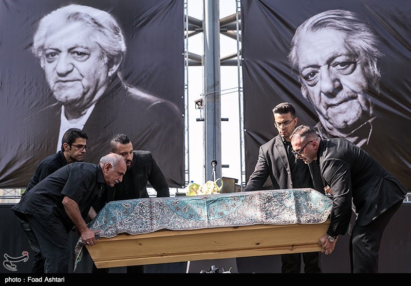 Iranian Actor Entezami Laid to Rest