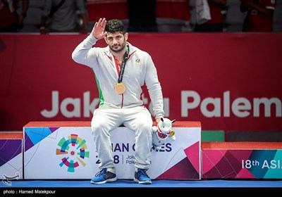 کسب مدال طلا توسط علیرضا کریمی در مسابقات کشتی آزاد - بازی‌های آسیایی 2018