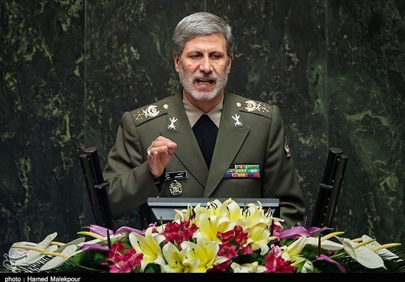 Iranian Defense Minister Briefs MPs on Latest Military Achievements