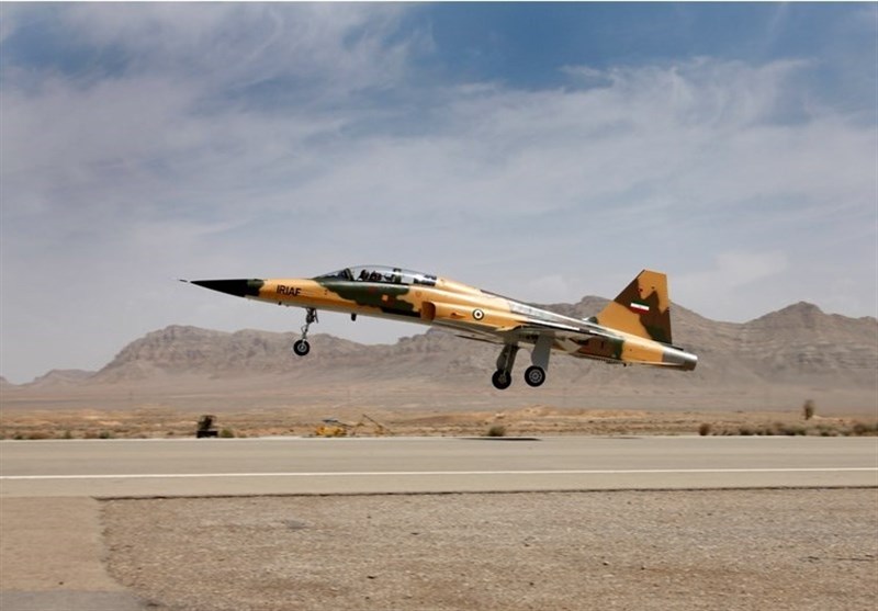 نخستین هواپیمای جنگنده ایرانی با نام «کوثر» رونمایی شد + تصاویر